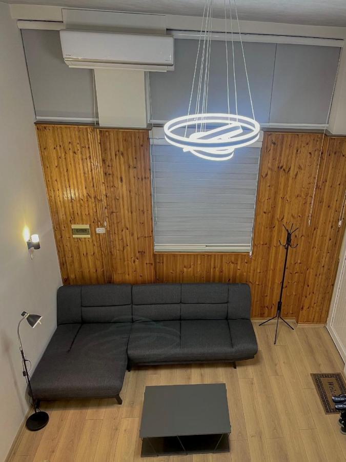 Dashi Apartment