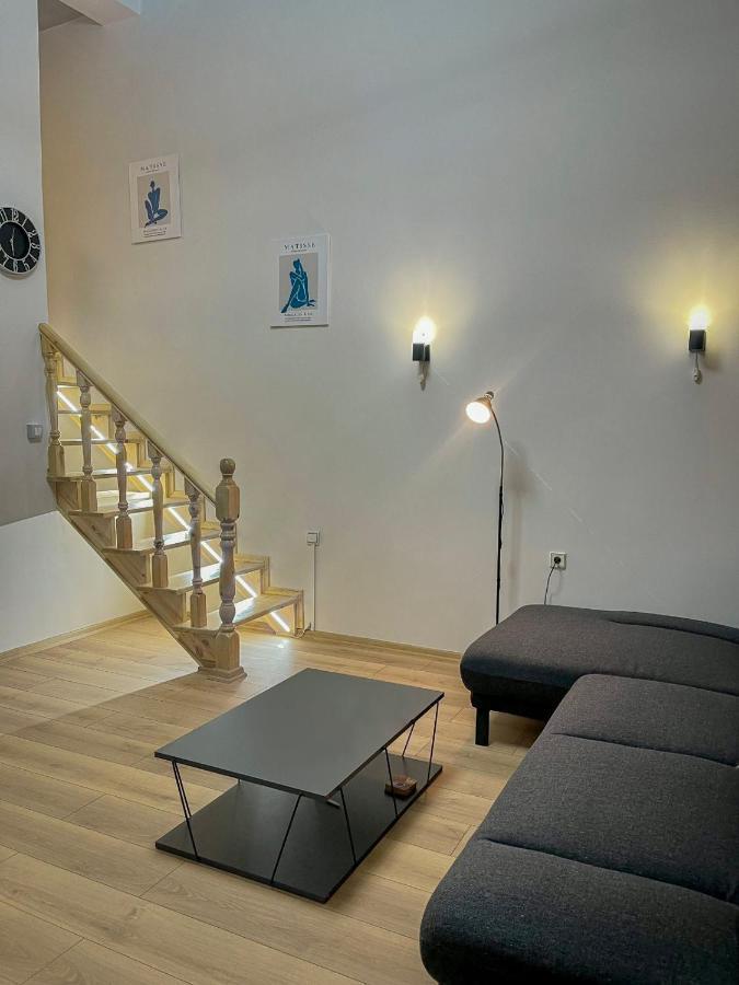 Dashi Apartment